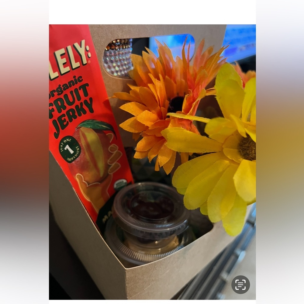 Cardboard Set Of 12 Cup Holders For Gifting - Picture 10 of 11